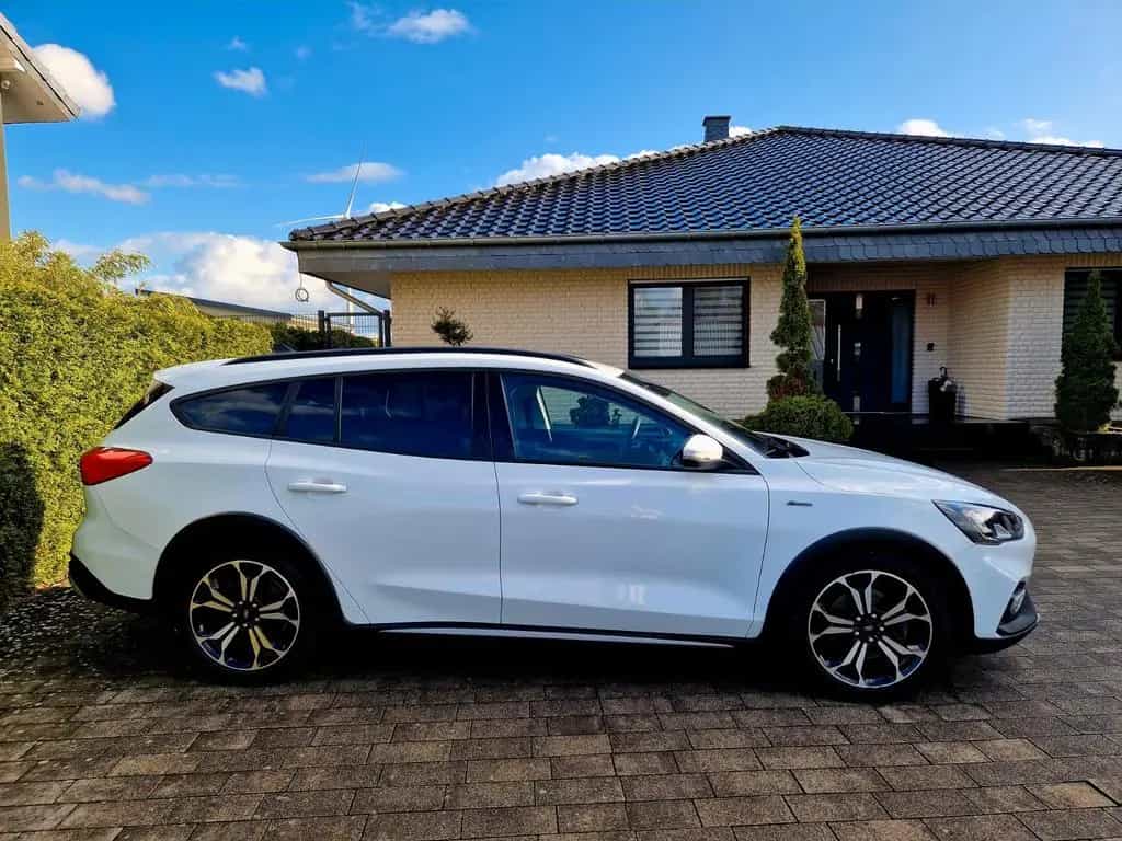 Ford Focus Turnier Active (1.Hand, AHK, LED, Navi) 11/2020-photo-7