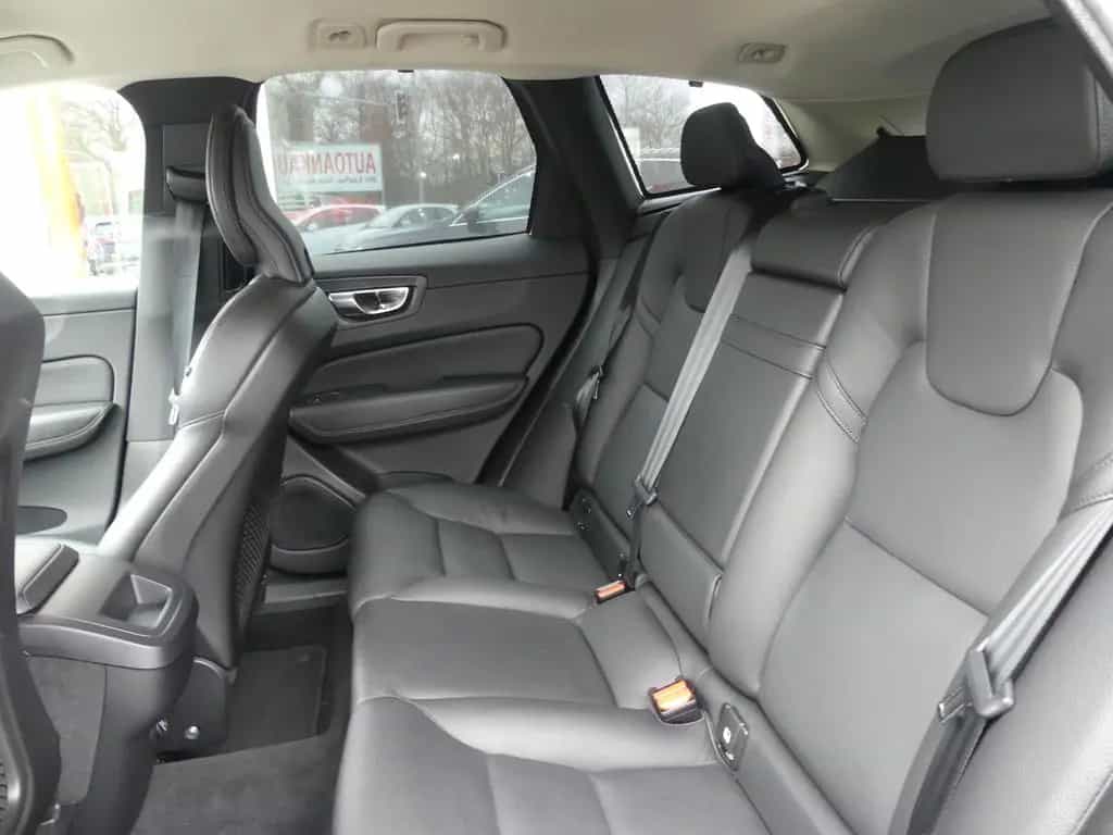 Volvo XC60 Momentum Pro 2WD Leder*Navi*SHZ 06/2019-photo-11