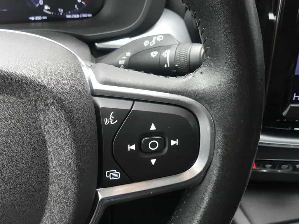 Volvo XC60 Momentum Pro 2WD Leder*Navi*SHZ 06/2019-photo-17