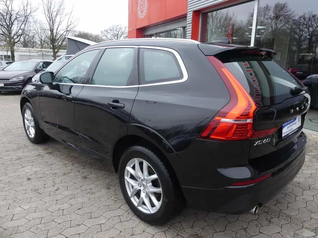 Volvo XC60 Momentum Pro 2WD Leder*Navi*SHZ 06/2019-photo-3