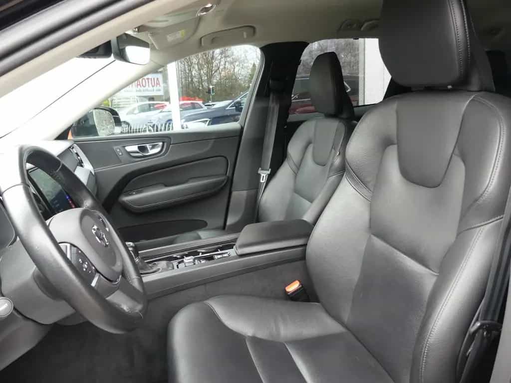 Volvo XC60 Momentum Pro 2WD Leder*Navi*SHZ 06/2019-photo-9