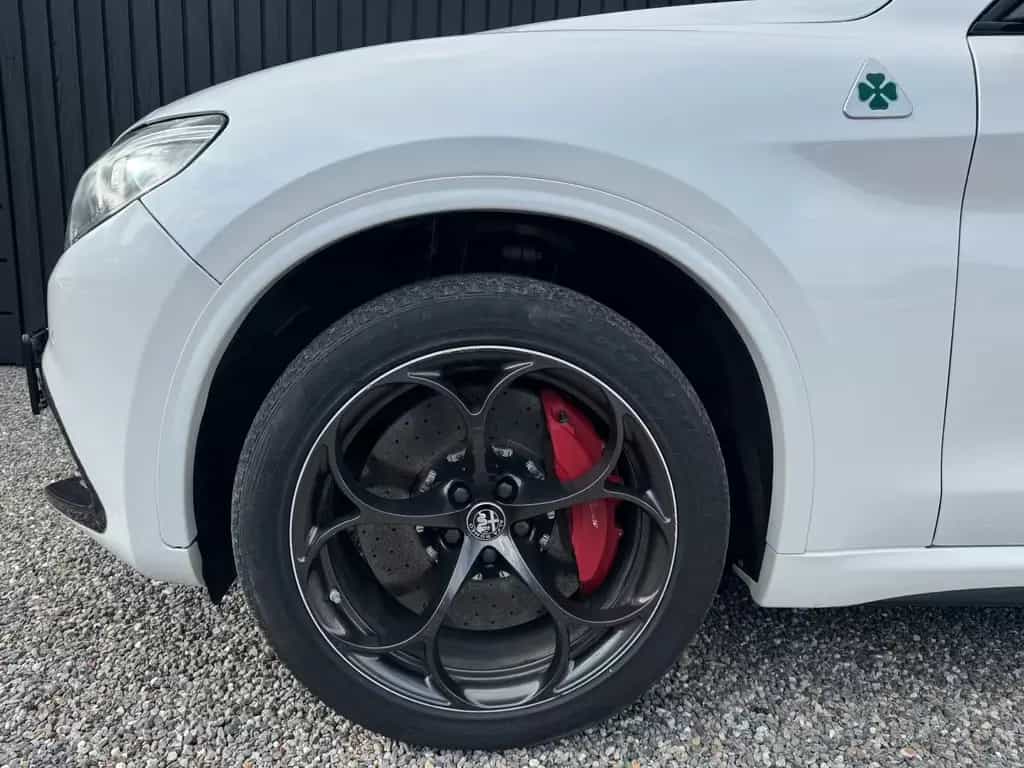 Alfa Romeo Stelvio 2.9 V6 Quadrifoglio Q4*Keramik*Panorama* 04/2018-photo-14
