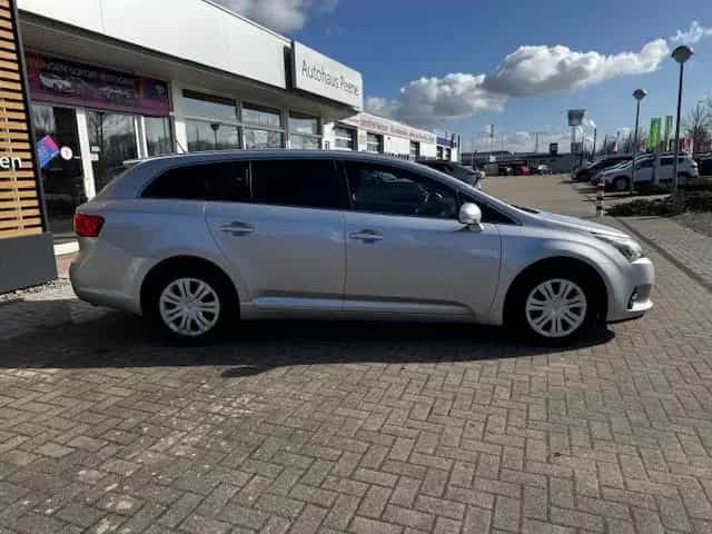 Toyota Avensis Kombi 2.0 Edition SHZ KAMERA FACEL. 03/2015-photo-18