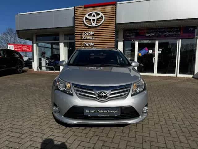 Toyota Avensis Kombi 2.0 Edition SHZ KAMERA FACEL. 03/2015-photo-4