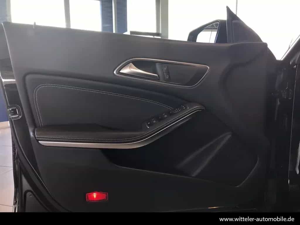 Mercedes-Benz CLA 200 Shooting Brake Urban AHK/LED/Navi/Klima 01/2018-photo-16