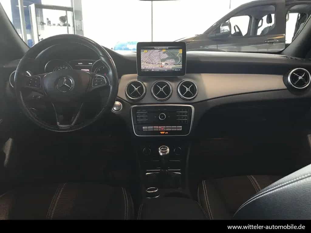 Mercedes-Benz CLA 200 Shooting Brake Urban AHK/LED/Navi/Klima 01/2018-photo-7