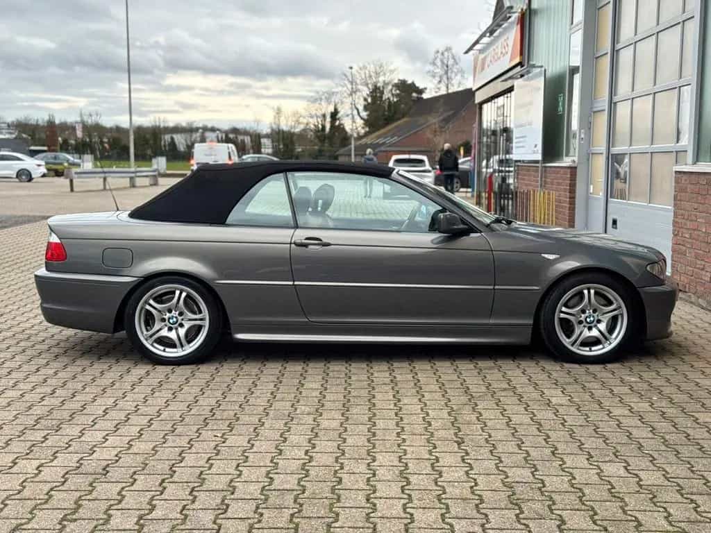 BMW 3 Series 330 Ci Cabrio M-Paket 06/2005-photo-27
