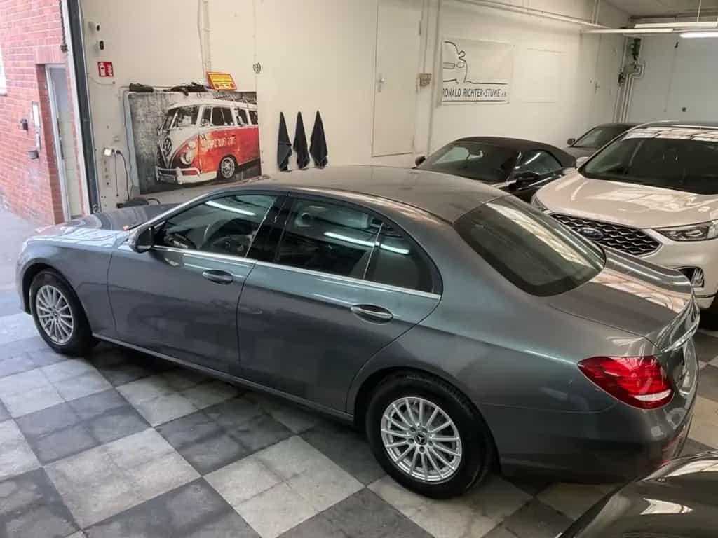 Mercedes-Benz E-Class 200 CGI Navi,LED,6-Gang,Kamera ,1.Hd,SH 10/2017-photo-1