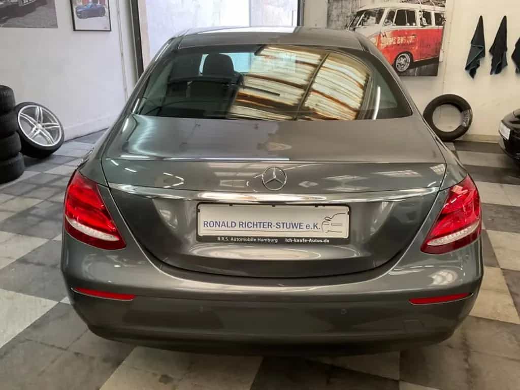 Mercedes-Benz E-Class 200 CGI Navi,LED,6-Gang,Kamera ,1.Hd,SH 10/2017-photo-2