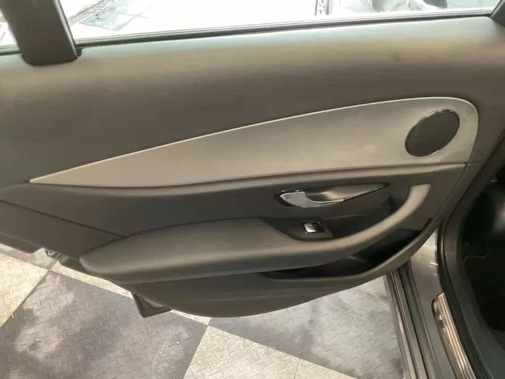 Mercedes-Benz E-Class 200 CGI Navi,LED,6-Gang,Kamera ,1.Hd,SH 10/2017-photo-24