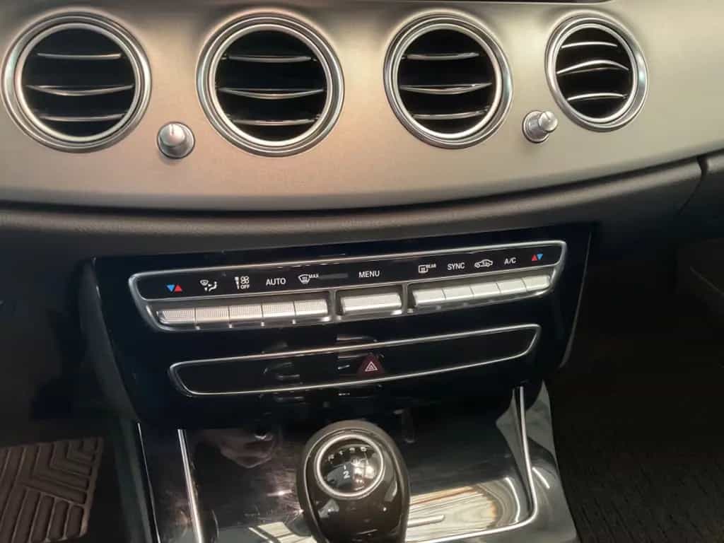 Mercedes-Benz E-Class 200 CGI Navi,LED,6-Gang,Kamera ,1.Hd,SH 10/2017-photo-34
