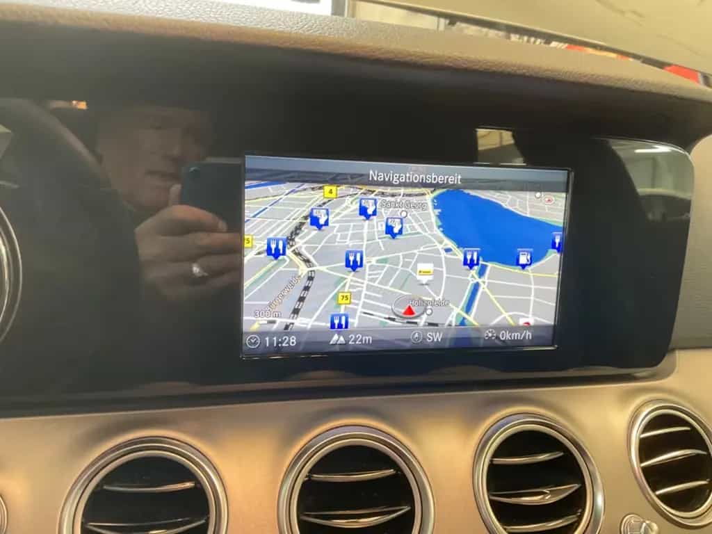 Mercedes-Benz E-Class 200 CGI Navi,LED,6-Gang,Kamera ,1.Hd,SH 10/2017-photo-35