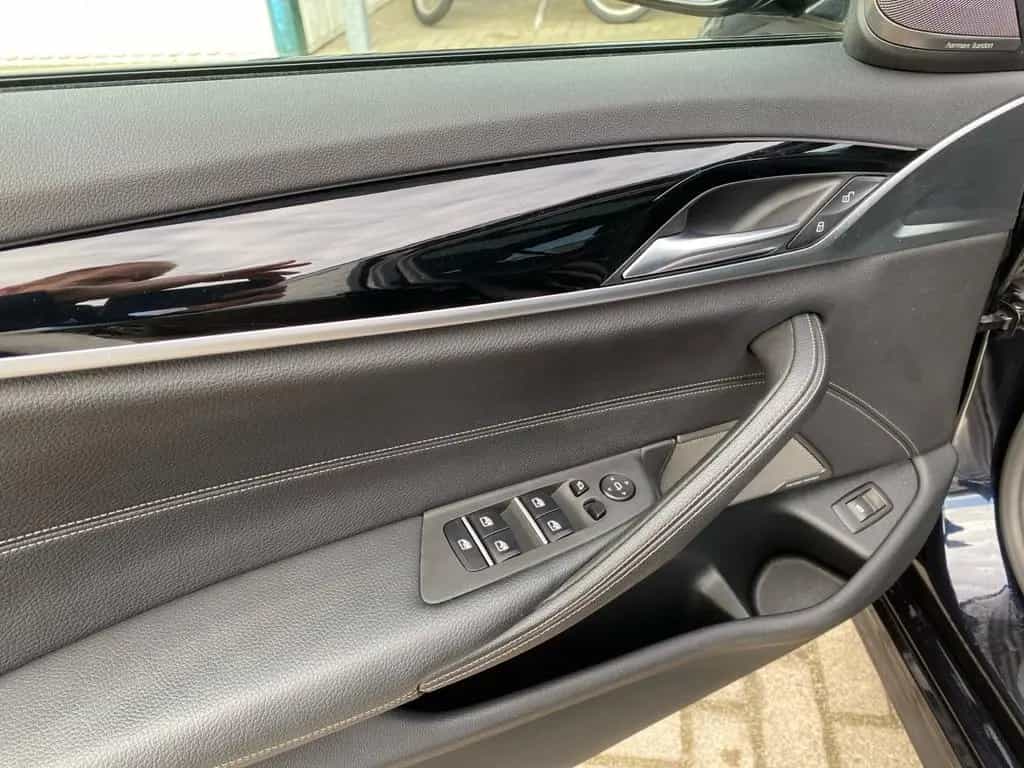BMW 530 i xDrive Touring M-Sport TEMP+PDC+HUD+PANO 02/2020-photo-16
