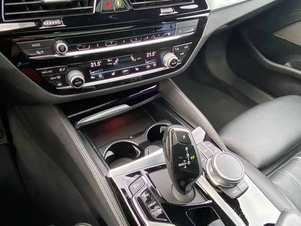 BMW 530 i xDrive Touring M-Sport TEMP+PDC+HUD+PANO 02/2020-photo-18