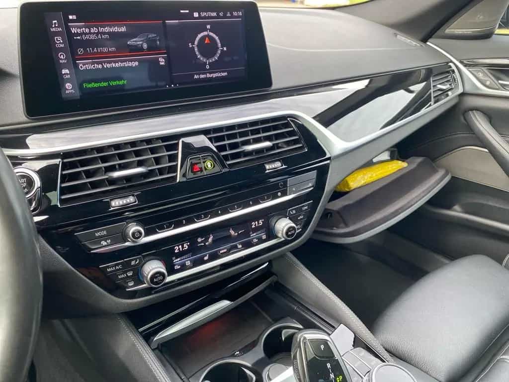 BMW 530 i xDrive Touring M-Sport TEMP+PDC+HUD+PANO 02/2020-photo-19