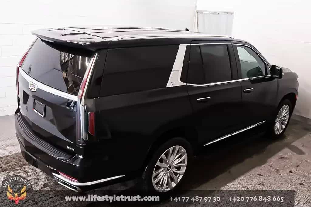 Cadillac Escalade LUXURY 6.2V8 4WD € 68.500 T1 EU EXPORT 06/2023-photo-3