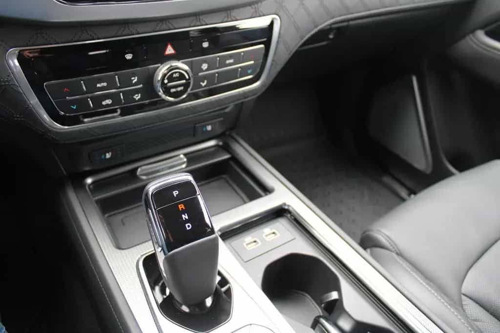 Ssangyong REXTON 2.2 Diesel e-XDi 220 Sapphire 4WD AT 03/2023-photo-16