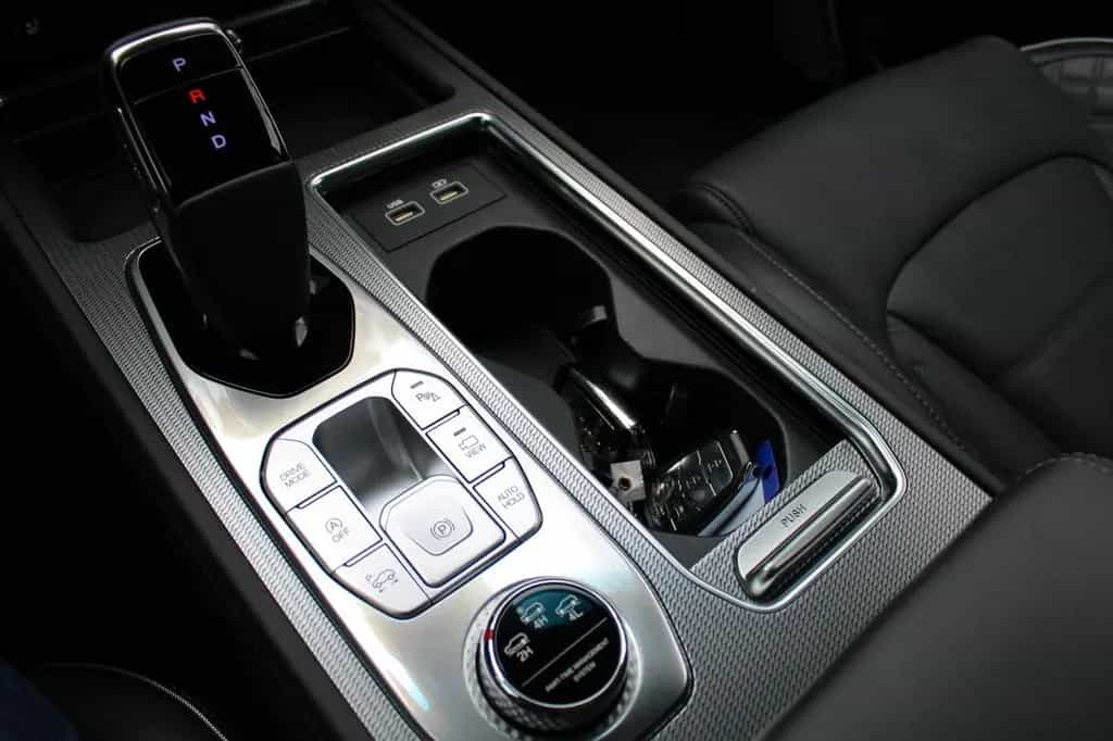 Ssangyong REXTON 2.2 Diesel e-XDi 220 Sapphire 4WD AT 03/2023-photo-17