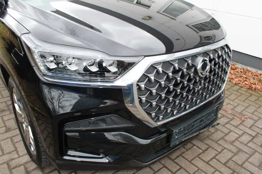 Ssangyong REXTON 2.2 Diesel e-XDi 220 Sapphire 4WD AT 03/2023-photo-3