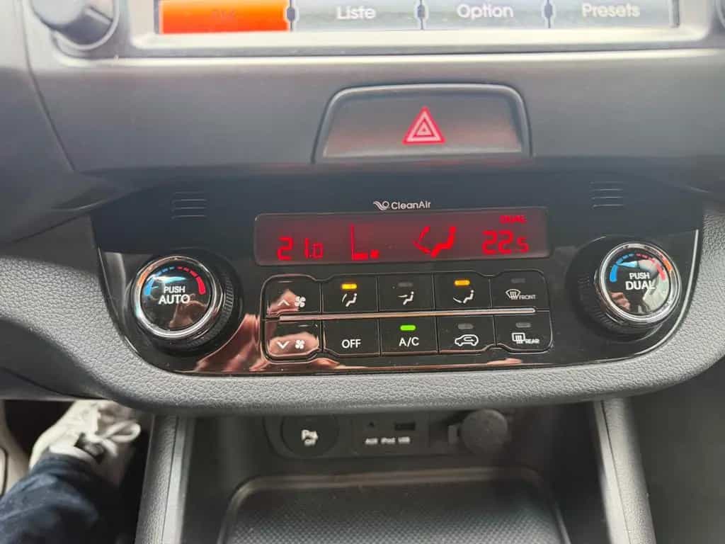 Kia Sportage Spirit 4WD AUTOMATIK+LEDER+NAVI+KAMERA 03/2012-photo-23