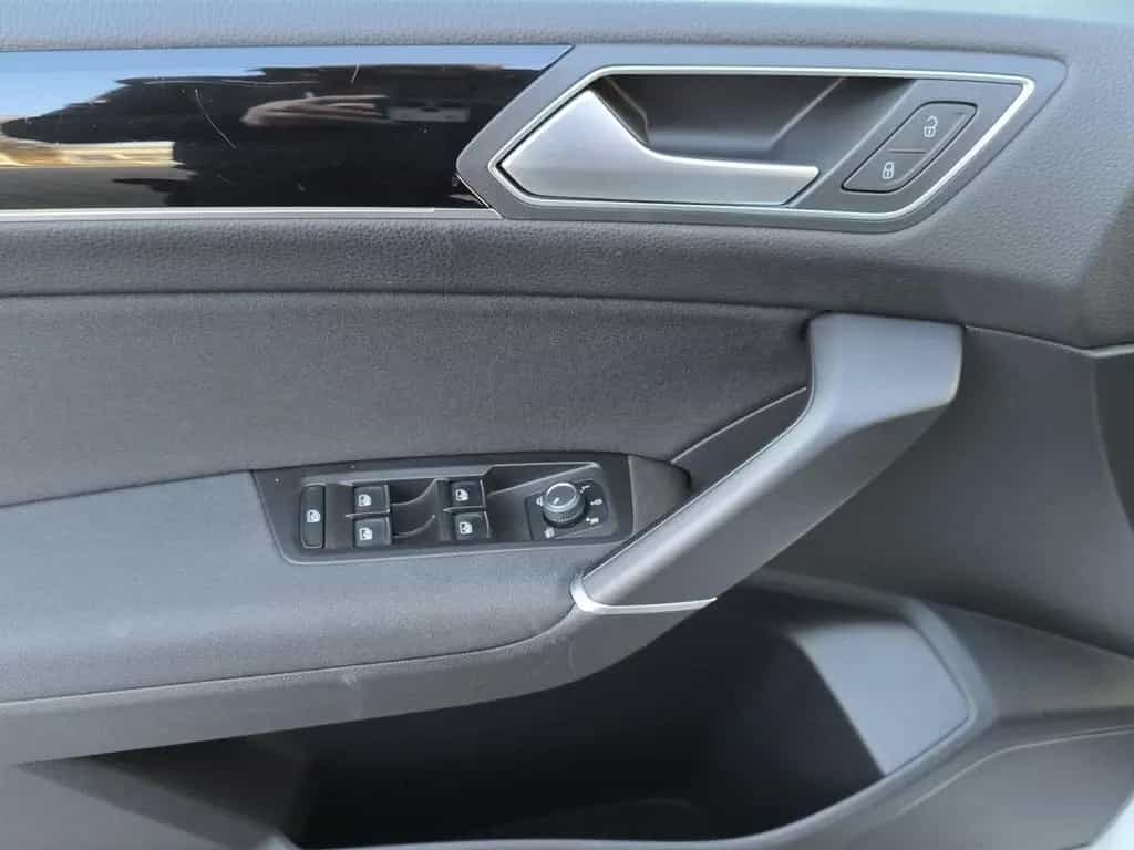 Volkswagen Touran 1.5 TSI DSG Highline AHK NAVI LED RFK 03/2021-photo-14