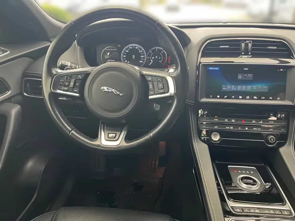 Jaguar F-Pace 30d R-Sport AWD LED+Navi+SHZ+Kamera+PDC+ 01/2019-photo-10