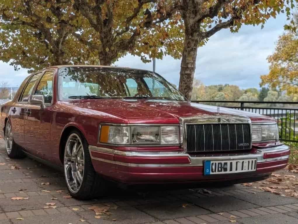 Lincoln Town Car Signature Series 07/1991-photo-0