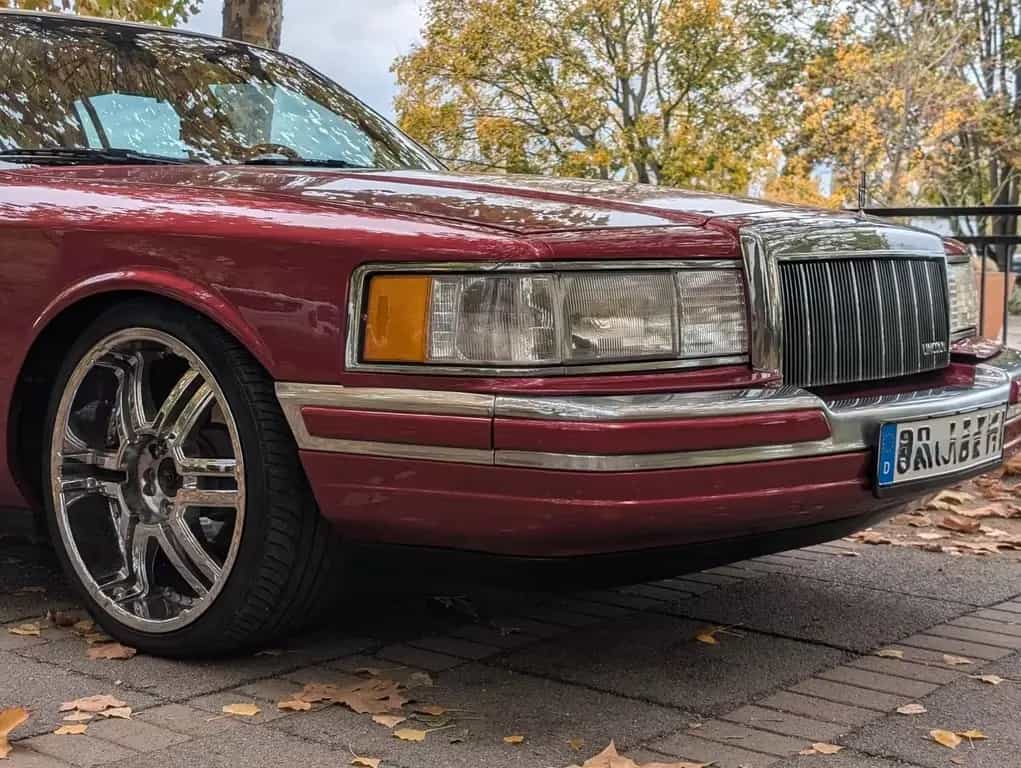 Lincoln Town Car Signature Series 07/1991-photo-3