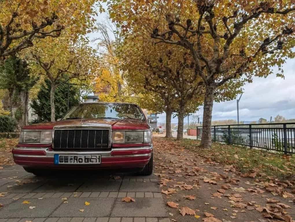 Lincoln Town Car Signature Series 07/1991-photo-4