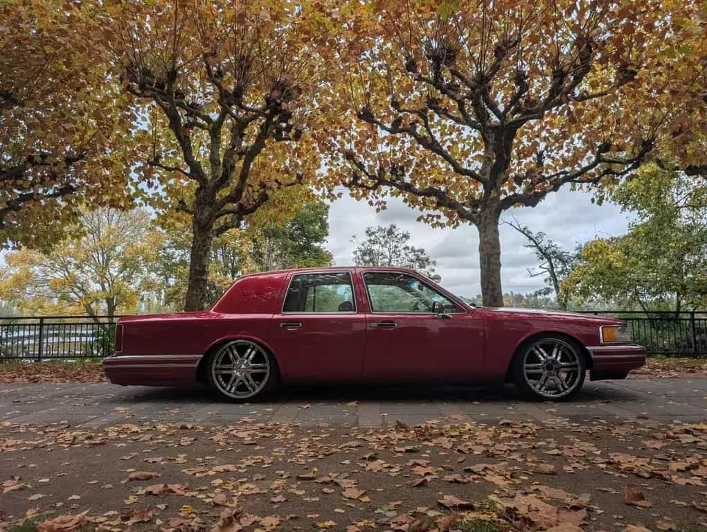 Lincoln Town Car Signature Series 07/1991-photo-8