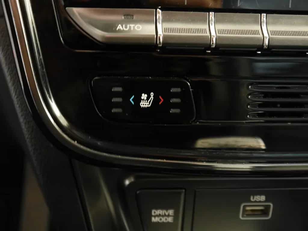 Ssangyong Tivoli 1.6 e-XDi Sapphire 2WD*Navi*Leder* 07/2020-photo-16