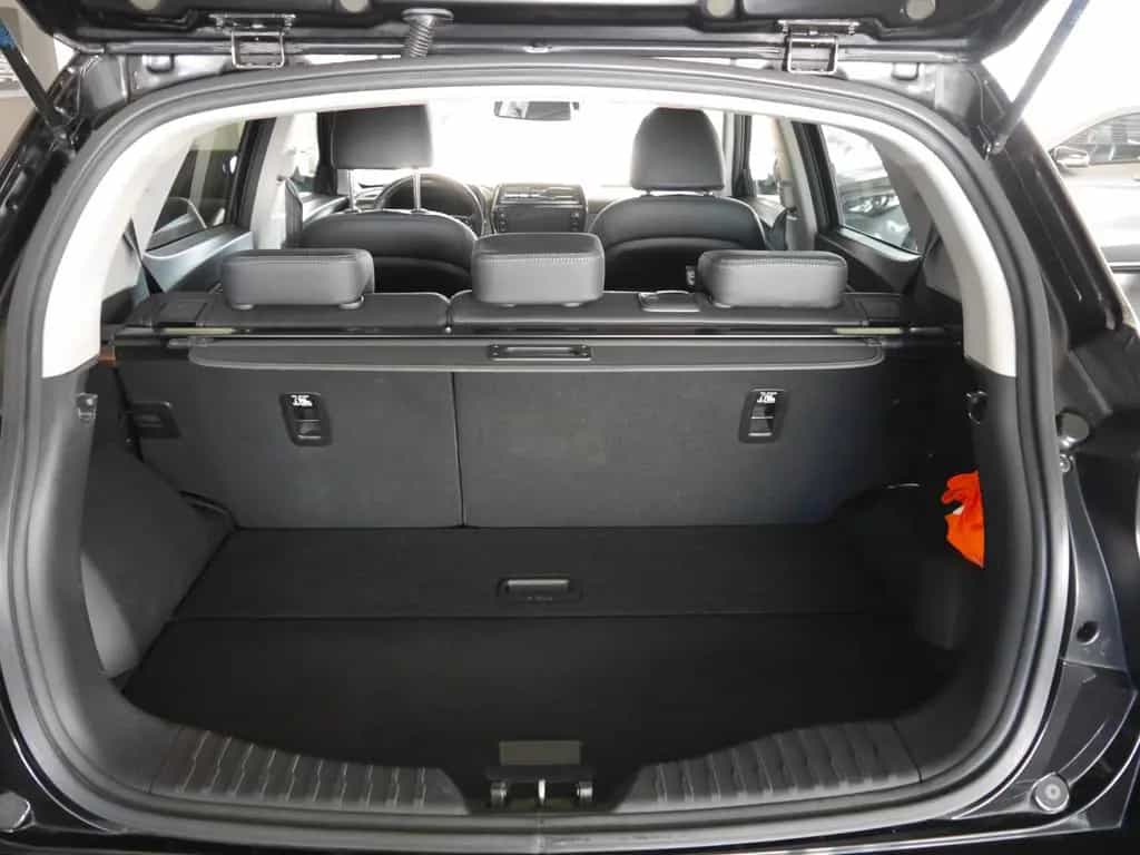 Ssangyong Tivoli 1.6 e-XDi Sapphire 2WD*Navi*Leder* 07/2020-photo-20