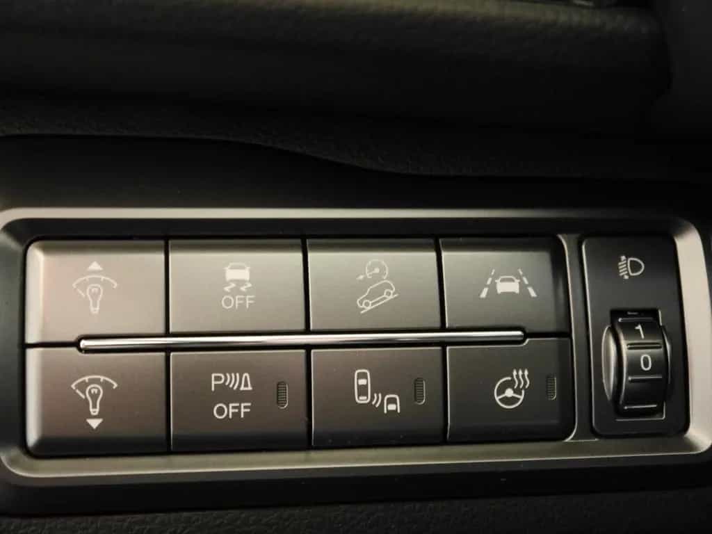 Ssangyong Tivoli 1.6 e-XDi Sapphire 2WD*Navi*Leder* 07/2020-photo-8