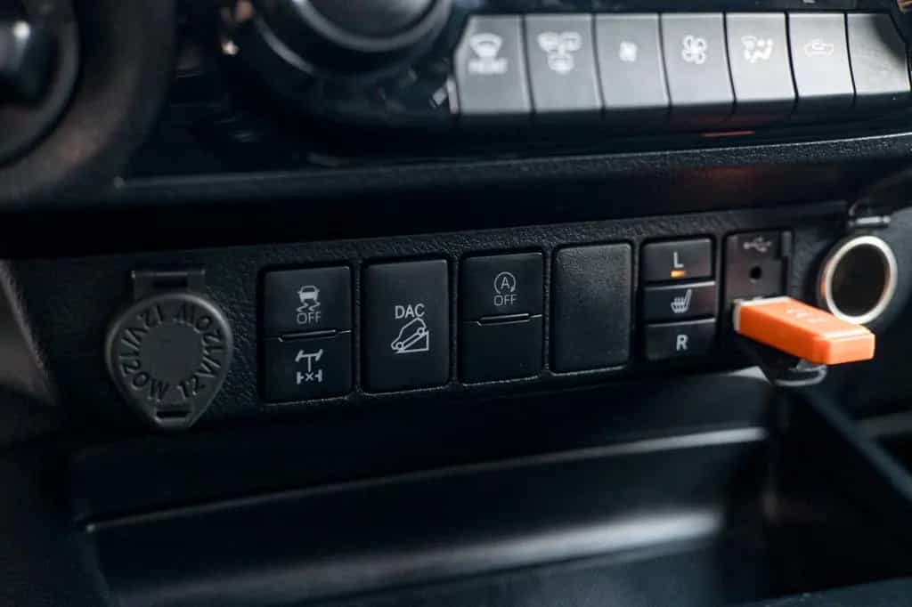 Toyota Hilux 06/2024-photo-17