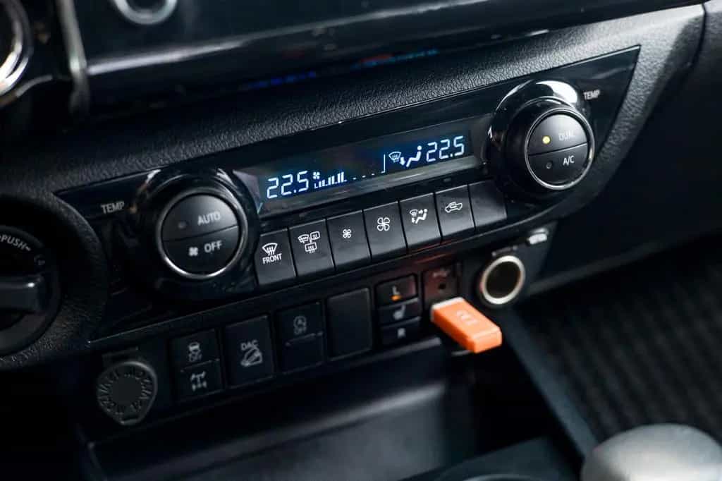 Toyota Hilux 06/2024-photo-23