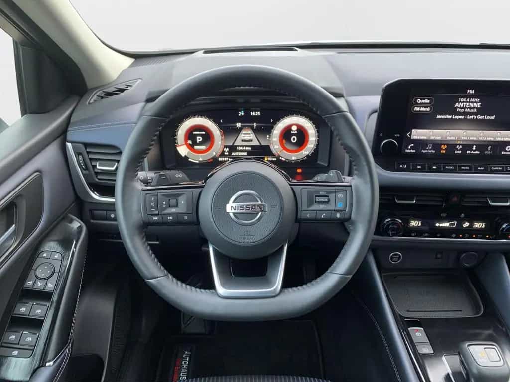 Nissan Qashqai 1.3 DIG-T Premiere Edition / LED / Pano. 11/2021-photo-11