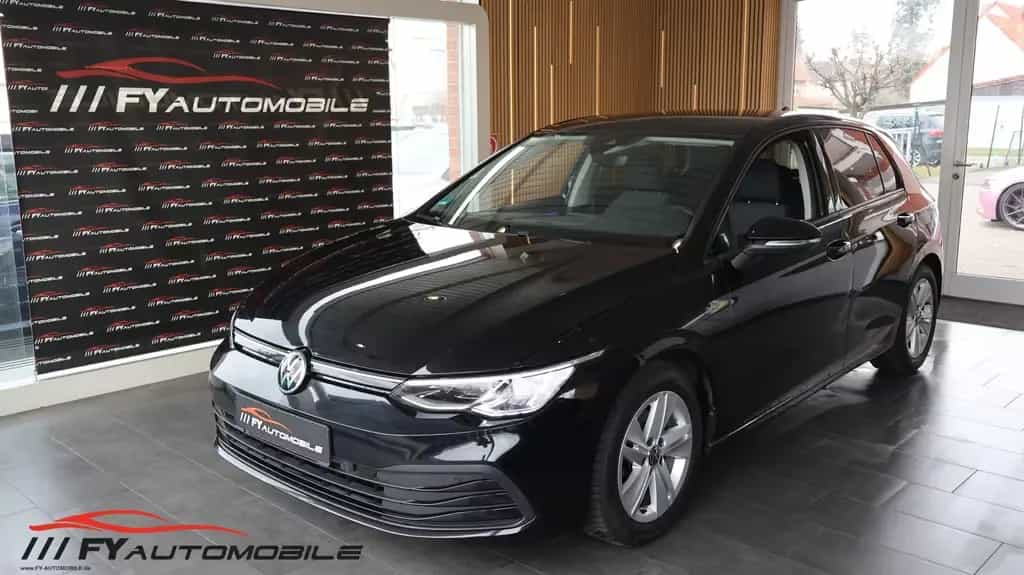 Volkswagen Golf Life* AHK* Android* CarPlay* Garantie 10/2020-photo-0