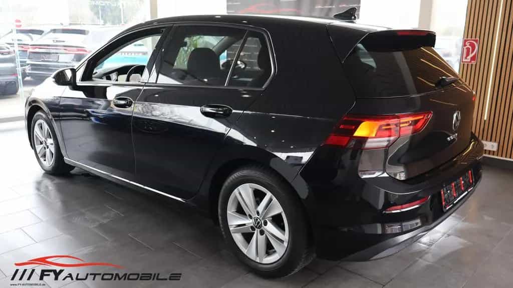 Volkswagen Golf Life* AHK* Android* CarPlay* Garantie 10/2020-photo-2