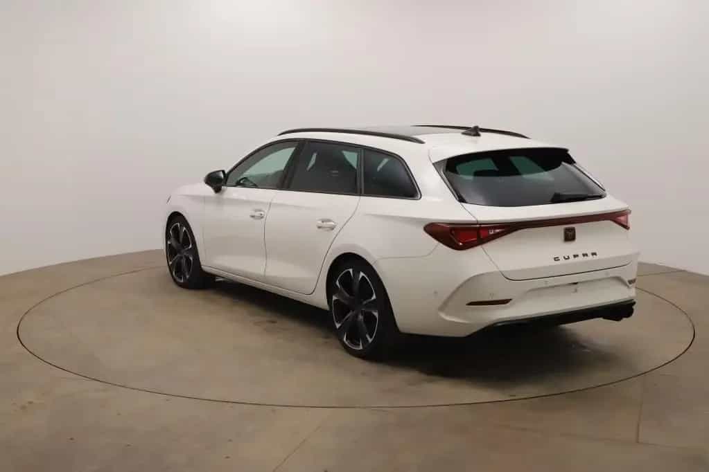 Cupra Leon SP VZ 2.0 TSI 228kW DSG LED*RFK*PANO*4x4*PD 01/2024-photo-3