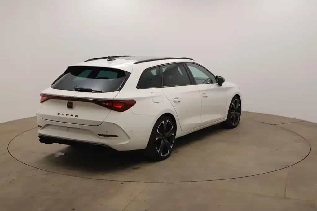 Cupra Leon SP VZ 2.0 TSI 228kW DSG LED*RFK*PANO*4x4*PD 01/2024-photo-4