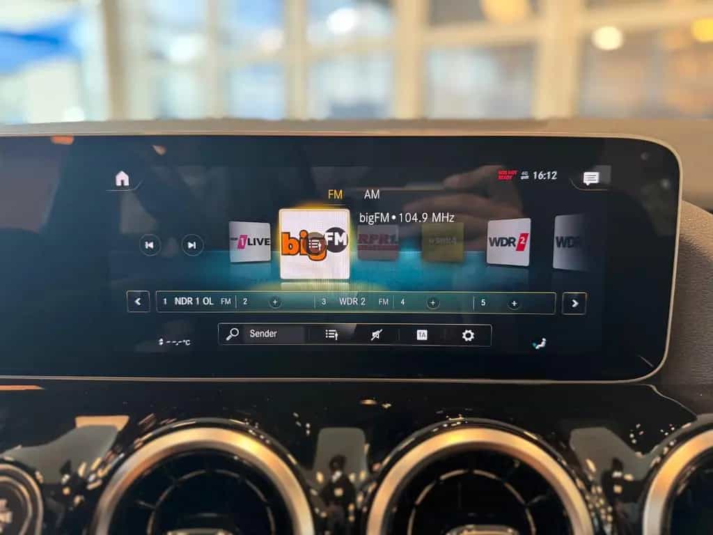 Mercedes-Benz B-Class 250 Prog. 7G-DCT PTS AHK LED SHZ StandH Rü-Ka 03/2019-photo-26