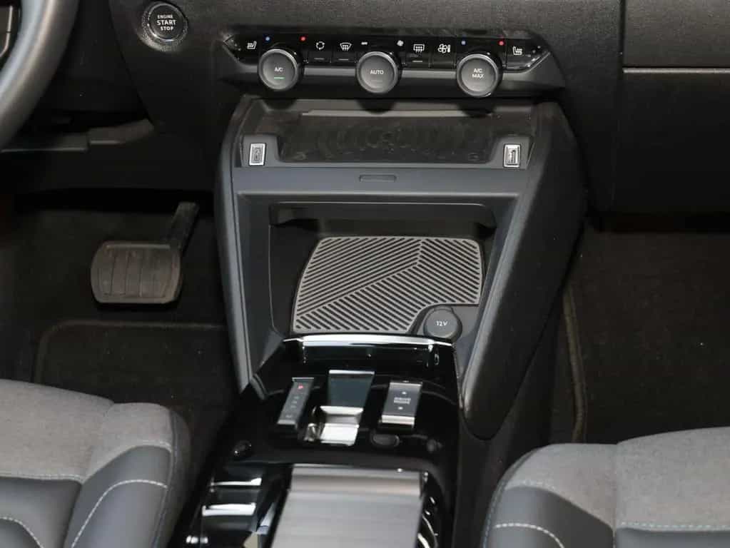 Citroën C4 C4 PureTech 130 S&S EAT8 Max 03/2024-photo-10