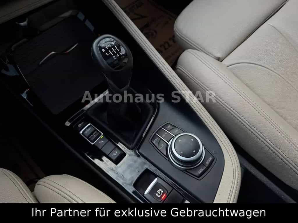 BMW X1 xDrive 18d Sport Line / KAMERA - LEDER - PANO 04/2018-photo-9