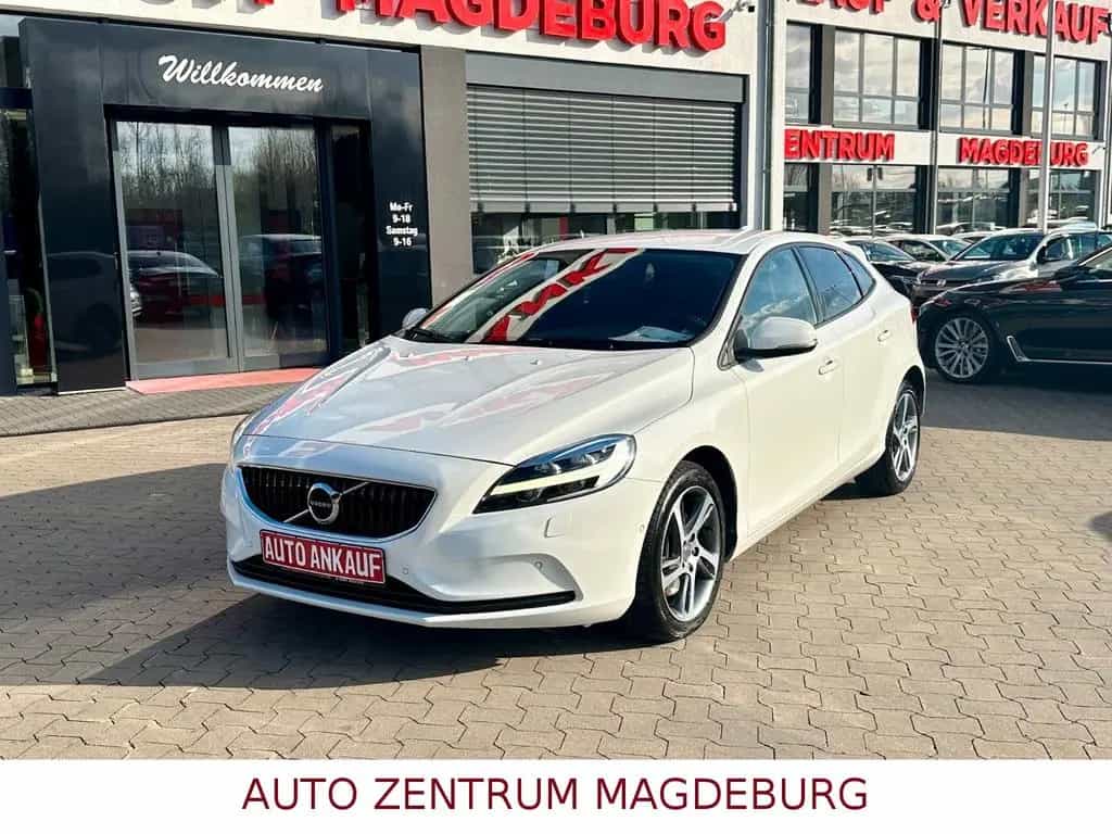 Volvo V40 Momentum *NAVI*KAMERA*LED*TOTEWINKEL*SPURH* 07/2016-photo-1
