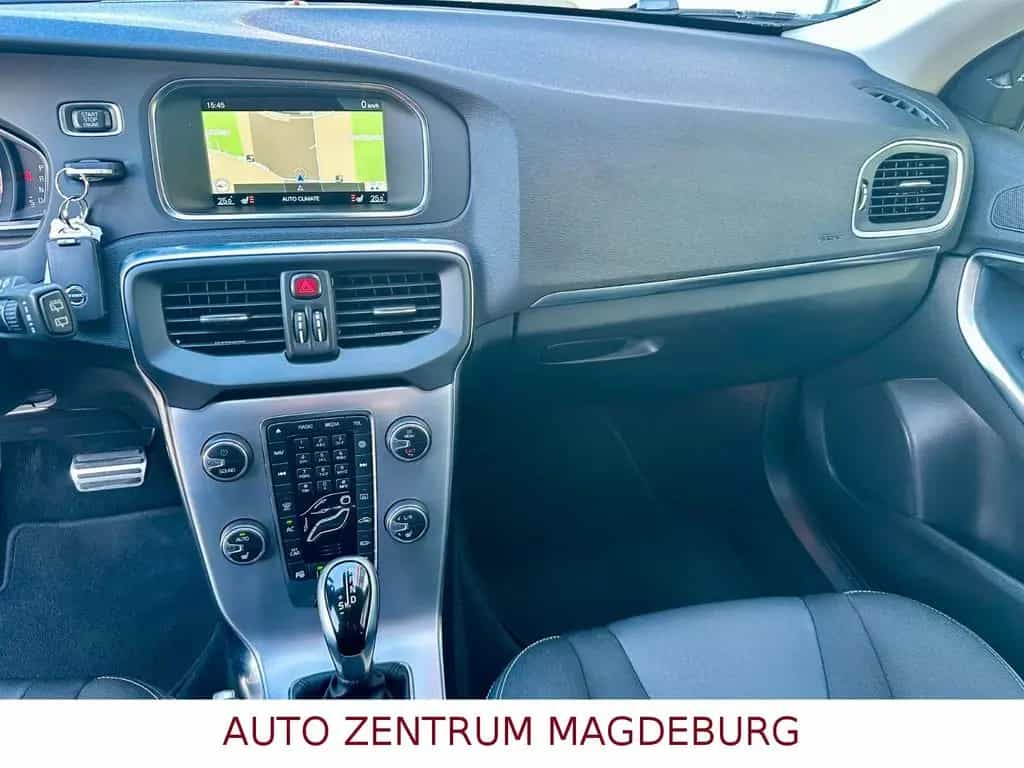 Volvo V40 Momentum *NAVI*KAMERA*LED*TOTEWINKEL*SPURH* 07/2016-photo-16
