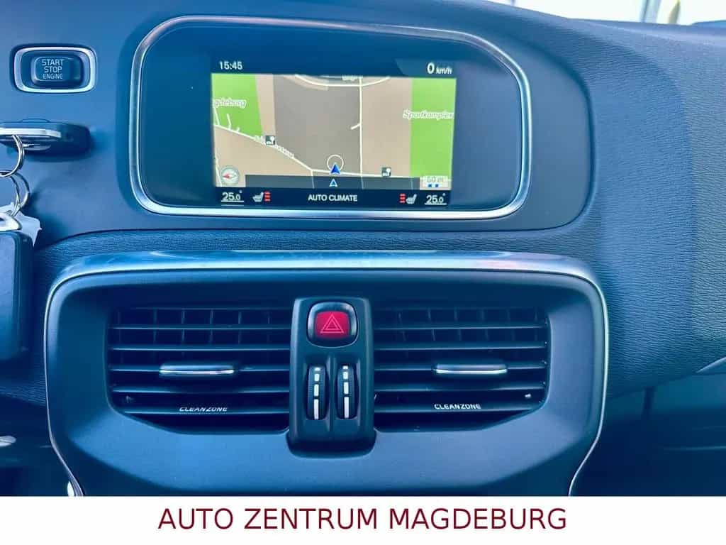 Volvo V40 Momentum *NAVI*KAMERA*LED*TOTEWINKEL*SPURH* 07/2016-photo-17