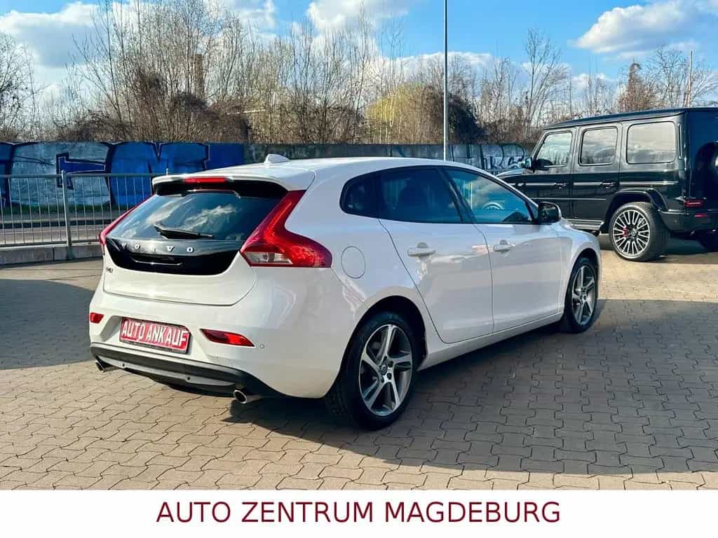 Volvo V40 Momentum *NAVI*KAMERA*LED*TOTEWINKEL*SPURH* 07/2016-photo-5