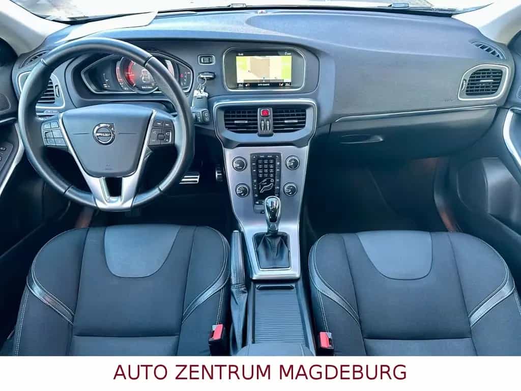 Volvo V40 Momentum *NAVI*KAMERA*LED*TOTEWINKEL*SPURH* 07/2016-photo-8