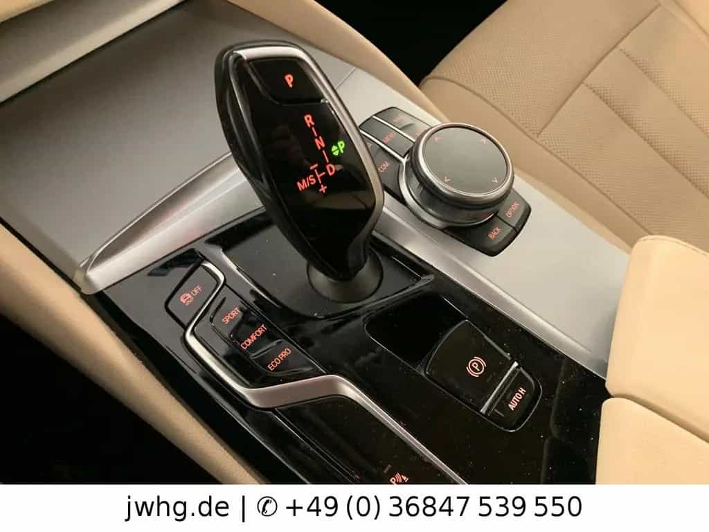 BMW 5 Series 520 xDr Leder ACC HeadUp CockpitProf DAB Navi+ 12/2023-photo-11