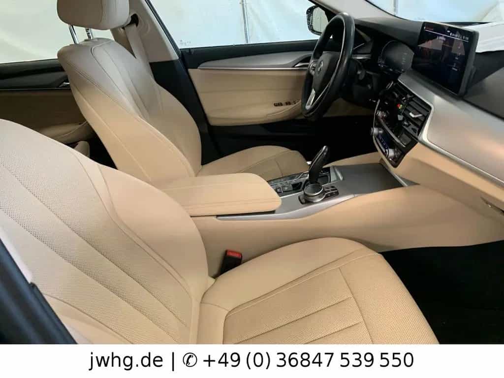 BMW 5 Series 520 xDr Leder ACC HeadUp CockpitProf DAB Navi+ 12/2023-photo-2